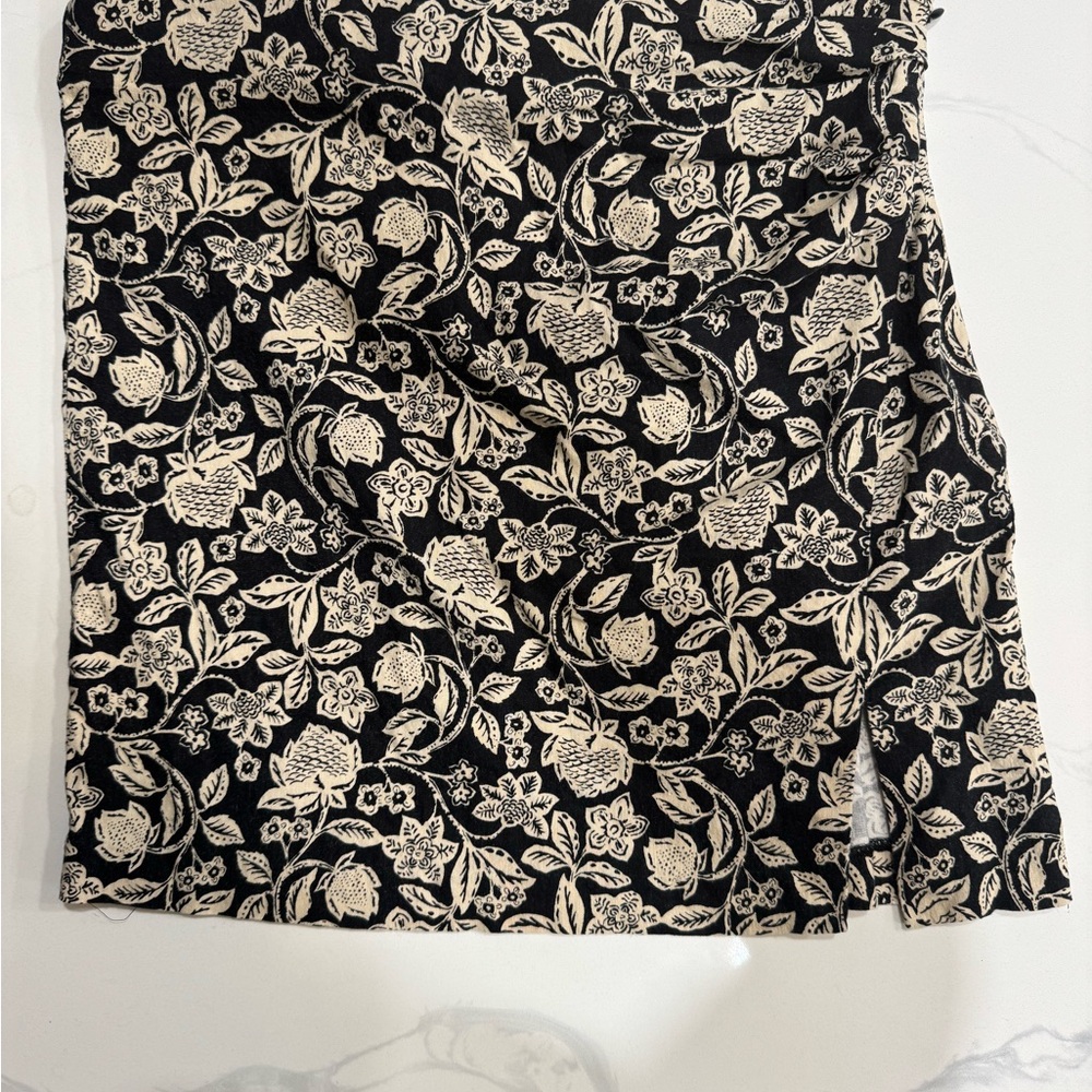 Mango Linen Black-White Floral‎ Mini Skirt Size Large - Picture 8 of 13